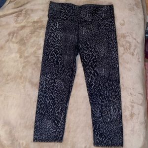 Fabletics cropped leggings